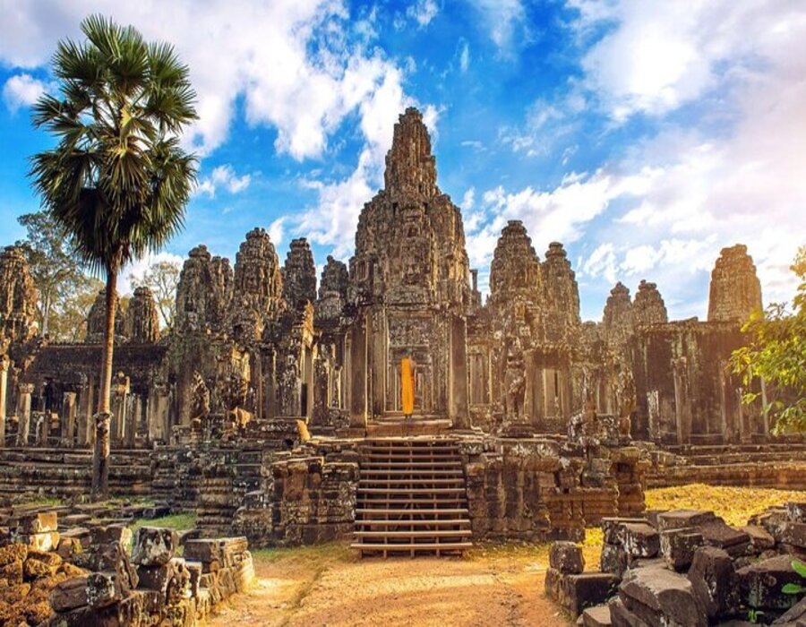 How to travel from Phnom Penh to Siem Reap, Cambodia, Phnom Penh, Siem Reap, transportation to Siem Reap, how to get to Siem Reap, plane, bus, boat, private car, how to get to Siem Reap from Phnom Penh, travel in Cambodia, things to do in Cambodia, what to visit Cambodia, Tonle Sap
